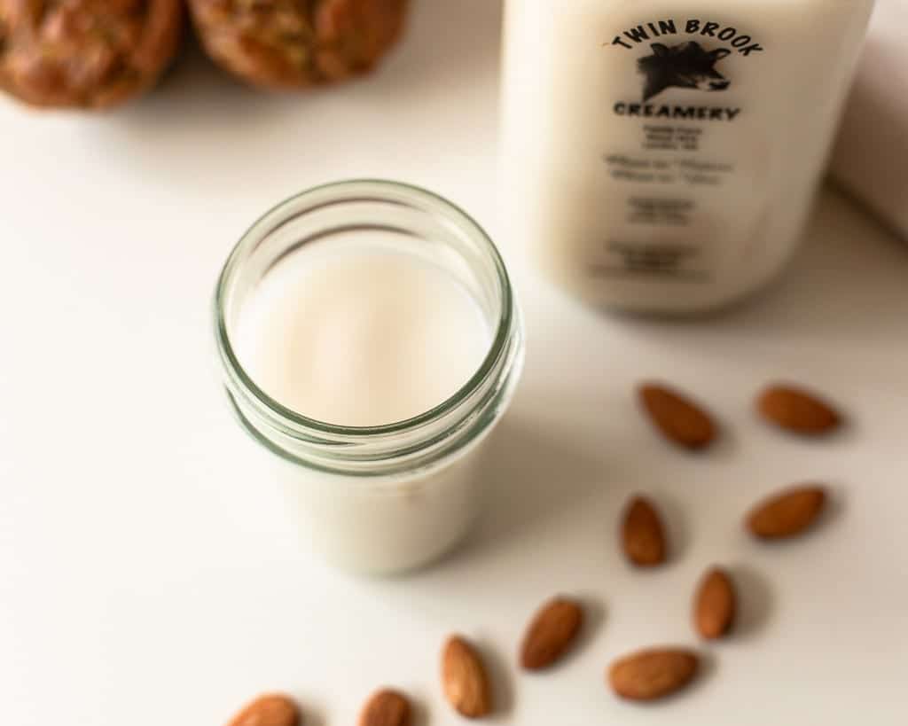 How to make almond milk at home