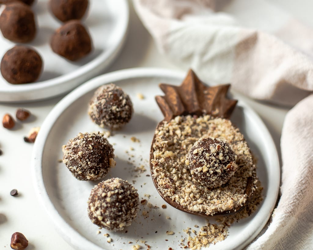 chocolate hazelnut almond pulp energy balls