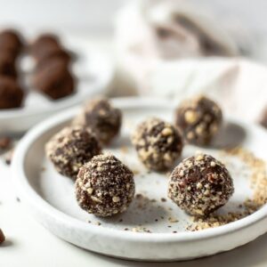 chocolate hazelnut almond pulp energy balls