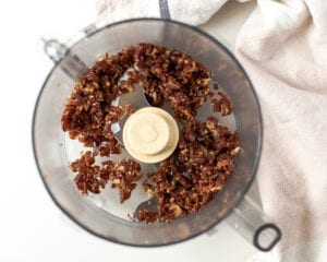 how to make chocolate hazelnut almond pulp energy balls