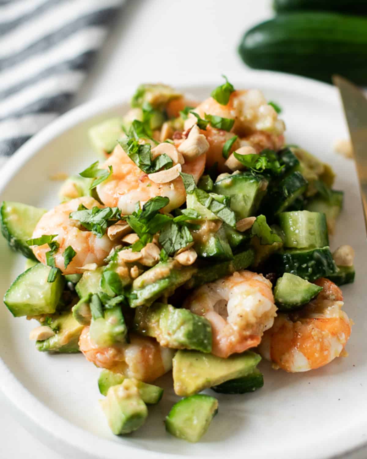 shrimp avocado salad with peanut sauce