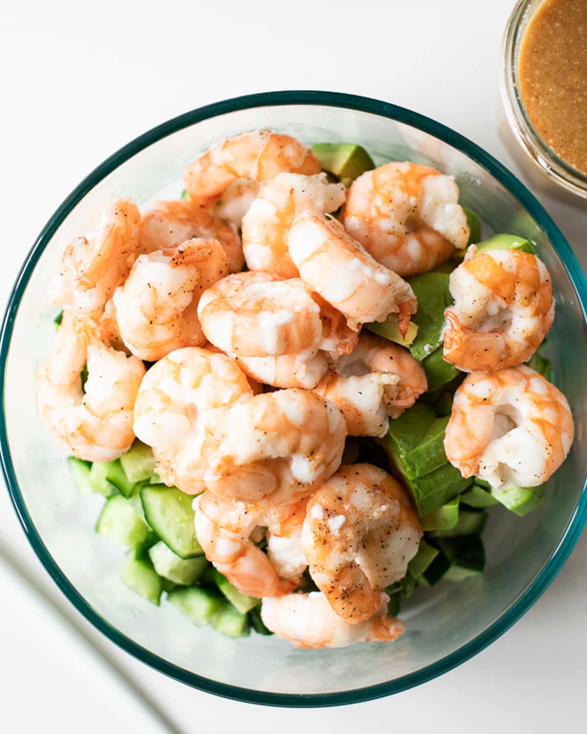 shrimp avocado salad with cucumber