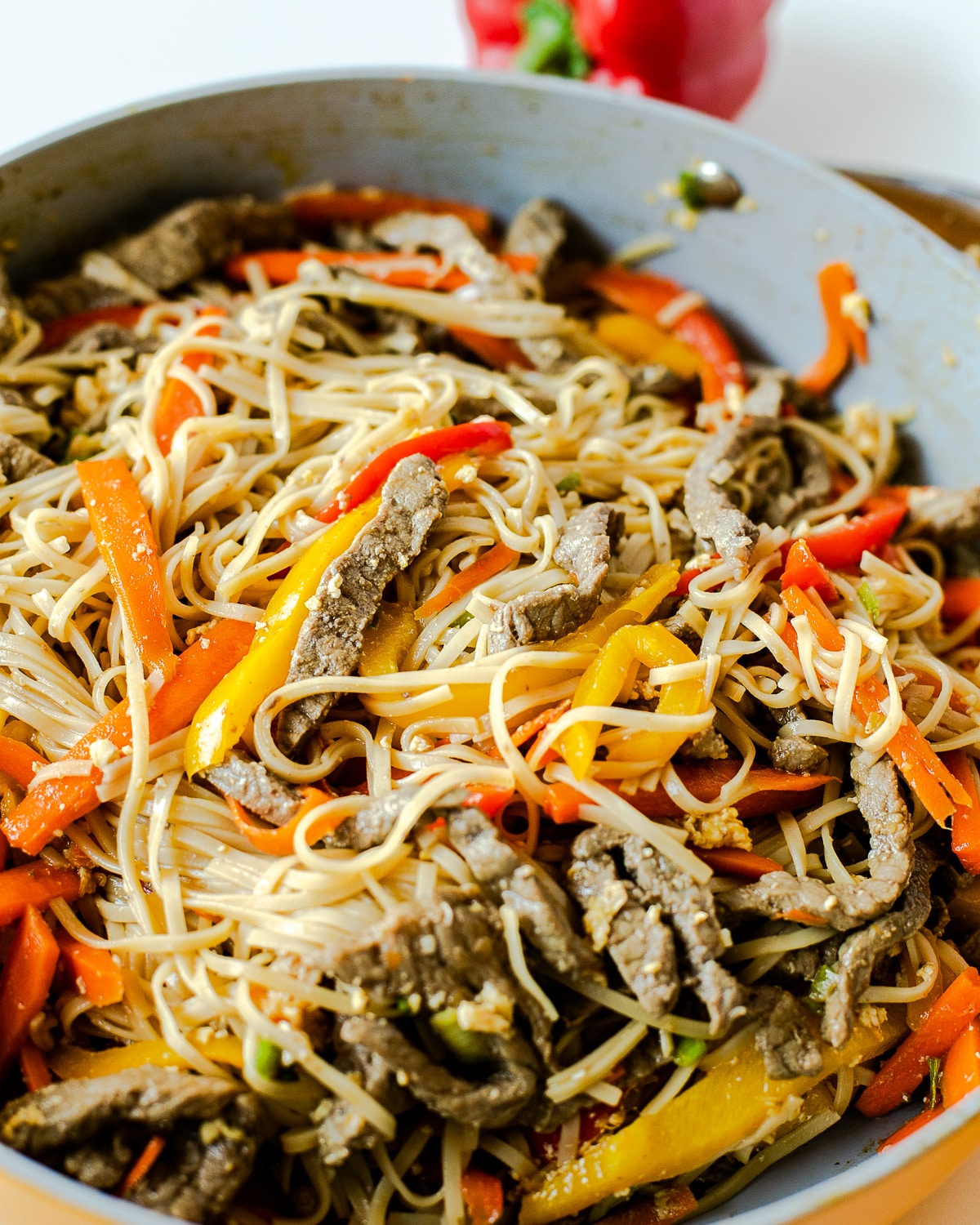 easy pad thai with beef at home