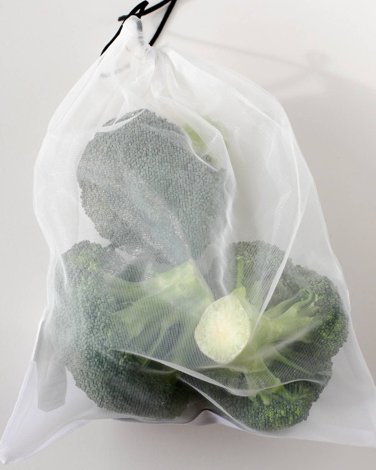 best way to store fresh broccoli in a mesh bag