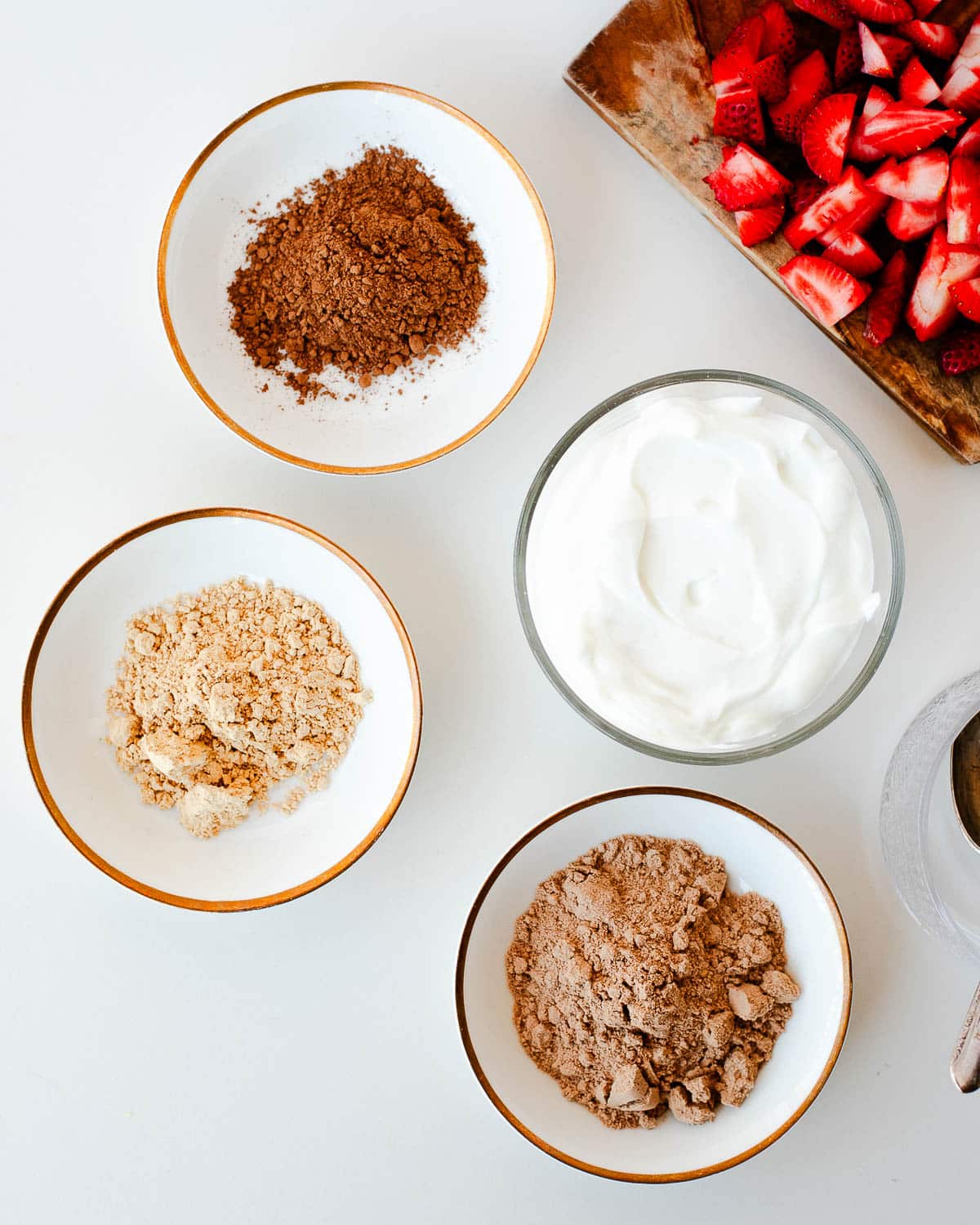 Wholesome ingredients you need for this chocolate yogurt recipe